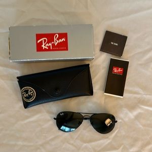 NWOT Vintage Ray Ban Black Aviator Sunglasses with Case and Box